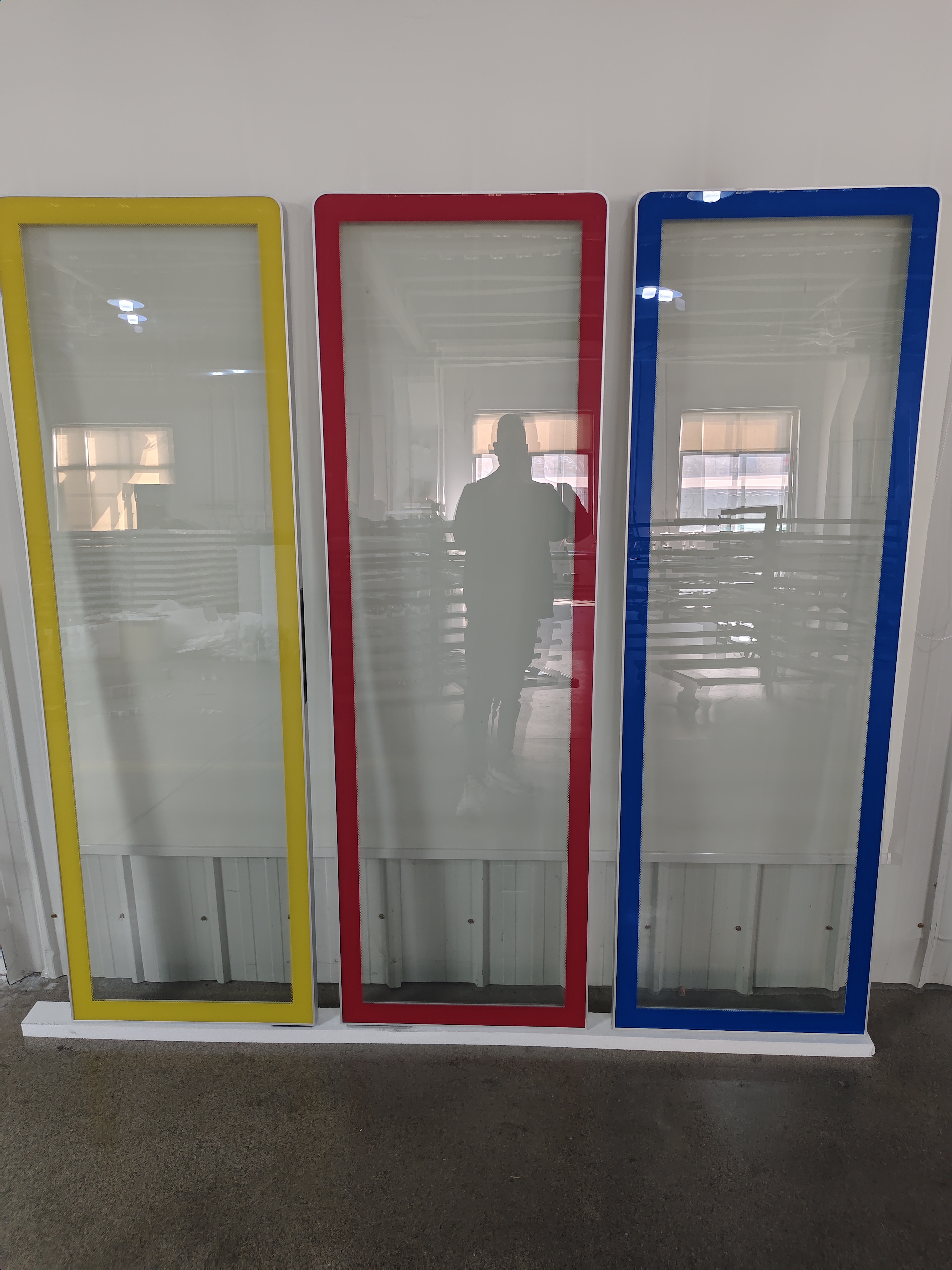 Yuebang Glass – Premier Manufacturer of Frameless Multicoloured Beverage Cooler Glass Doors